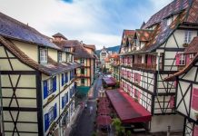 Lạc vào thị trấn Bukit Tinggi cổ tích đẹp như tranh vẽ tại Malaysia